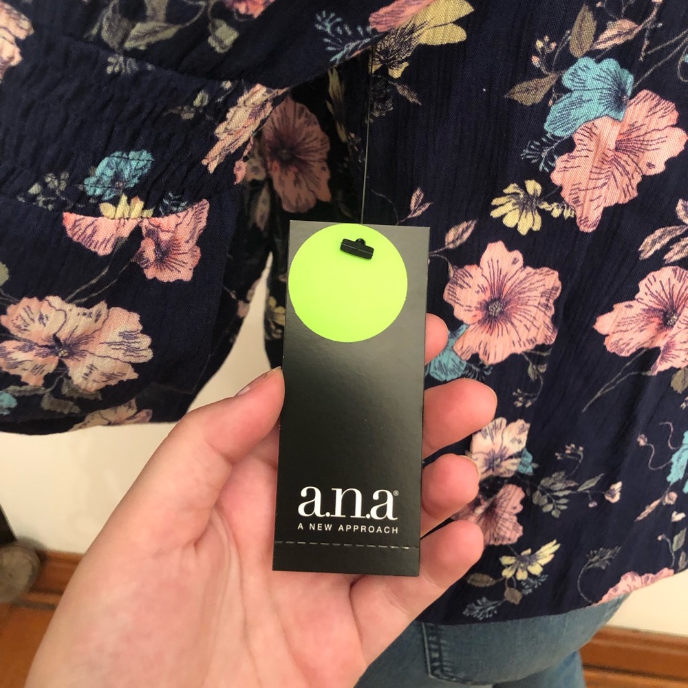 off the shoulder blouse - Picture 4 of 4